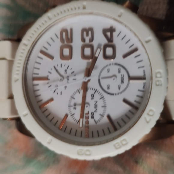 Diesel Watch for a very small wrist. 6 inch - Picture 3 of 5